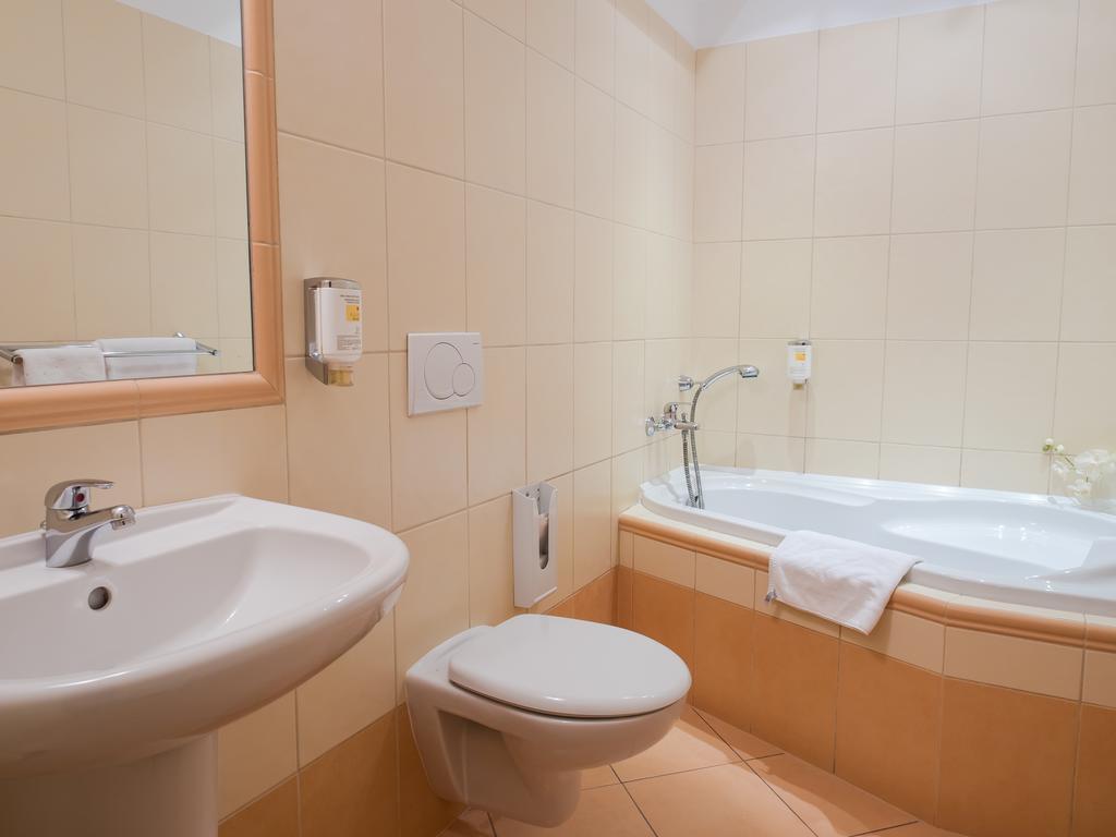 Hotel Cvilin Krnov Exterior photo